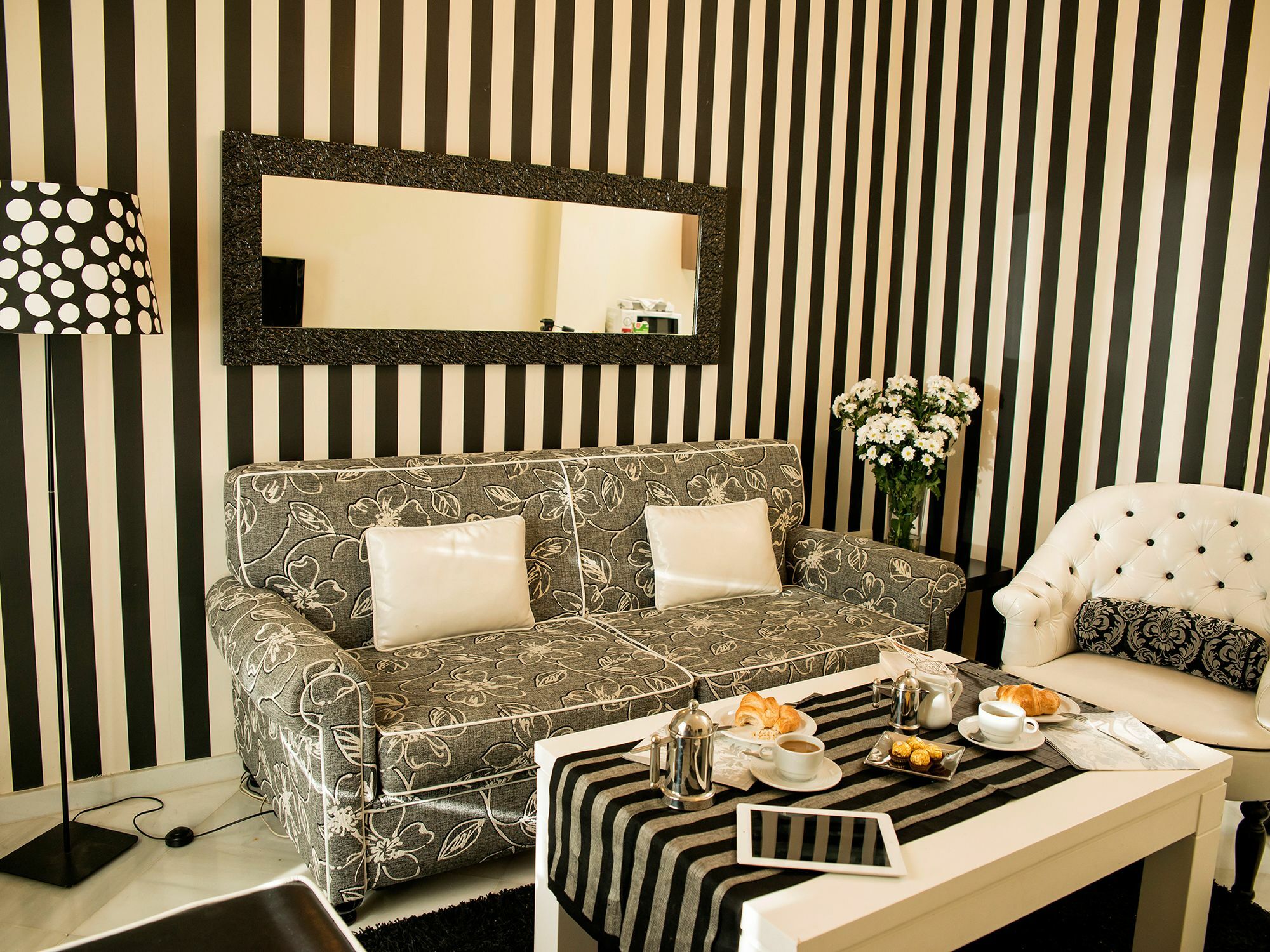 Singular Pilatos Apartment เซบีญา ภายนอก รูปภาพ